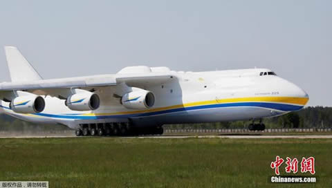 世界運輸機現(xiàn)身 攜130噸發(fā)電機飛澳洲