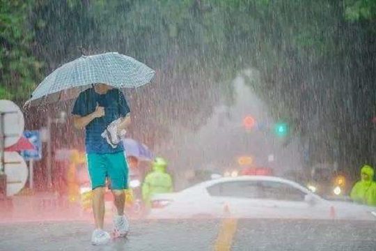 迎風而上冒雨前行，華全發電機組用行動助力抵御臺風侵襲