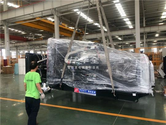 天霸動霸tua！實力超凡的華全800千瓦發(fā)電機組發(fā)貨！